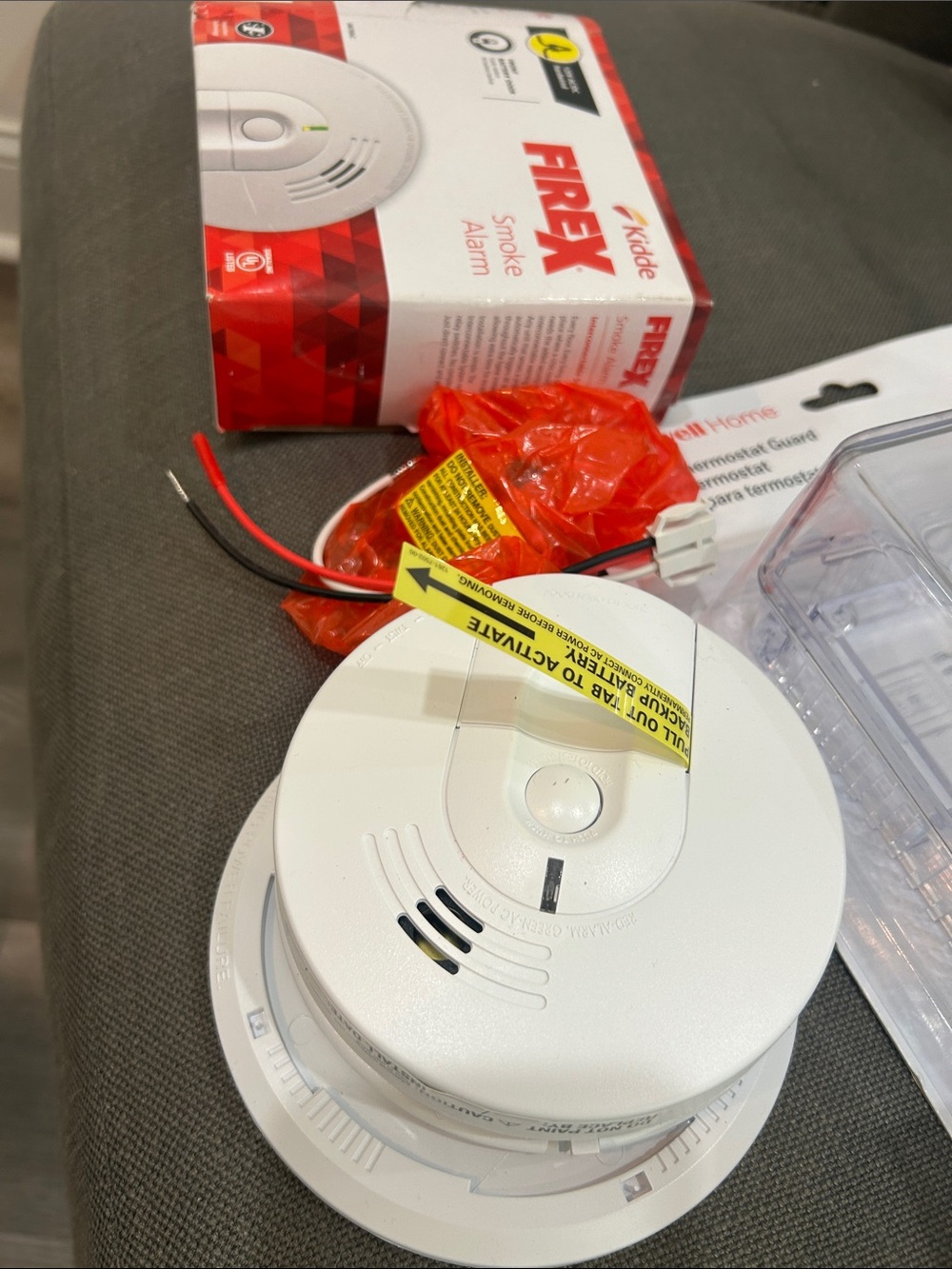 Kidde White Smoke & Carbon Monoxide Alarm - Dual Sensor, Battery Backup - Picture 3 of 7